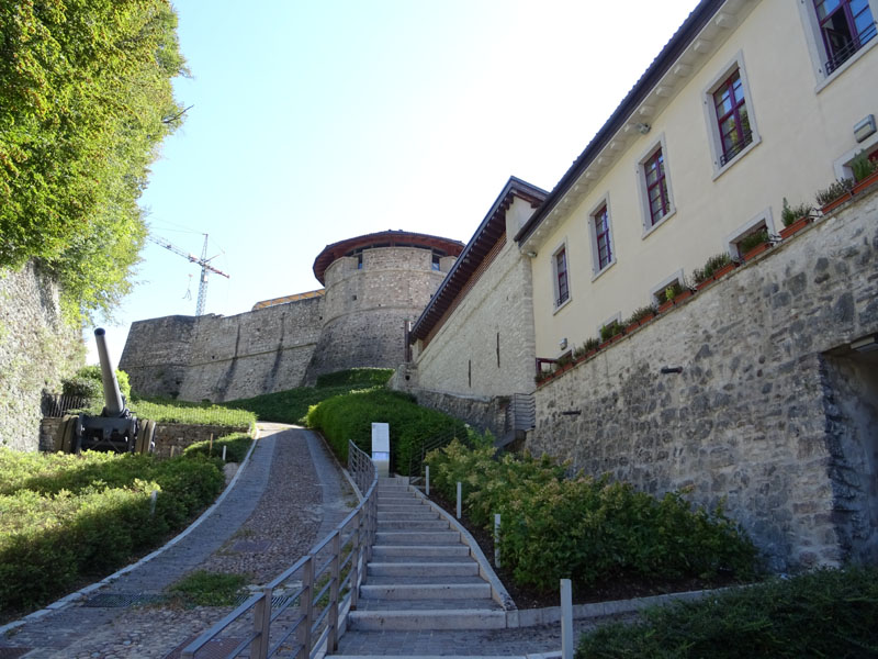 Giro del Monteghello -  sentiero F1 (Rovereto)